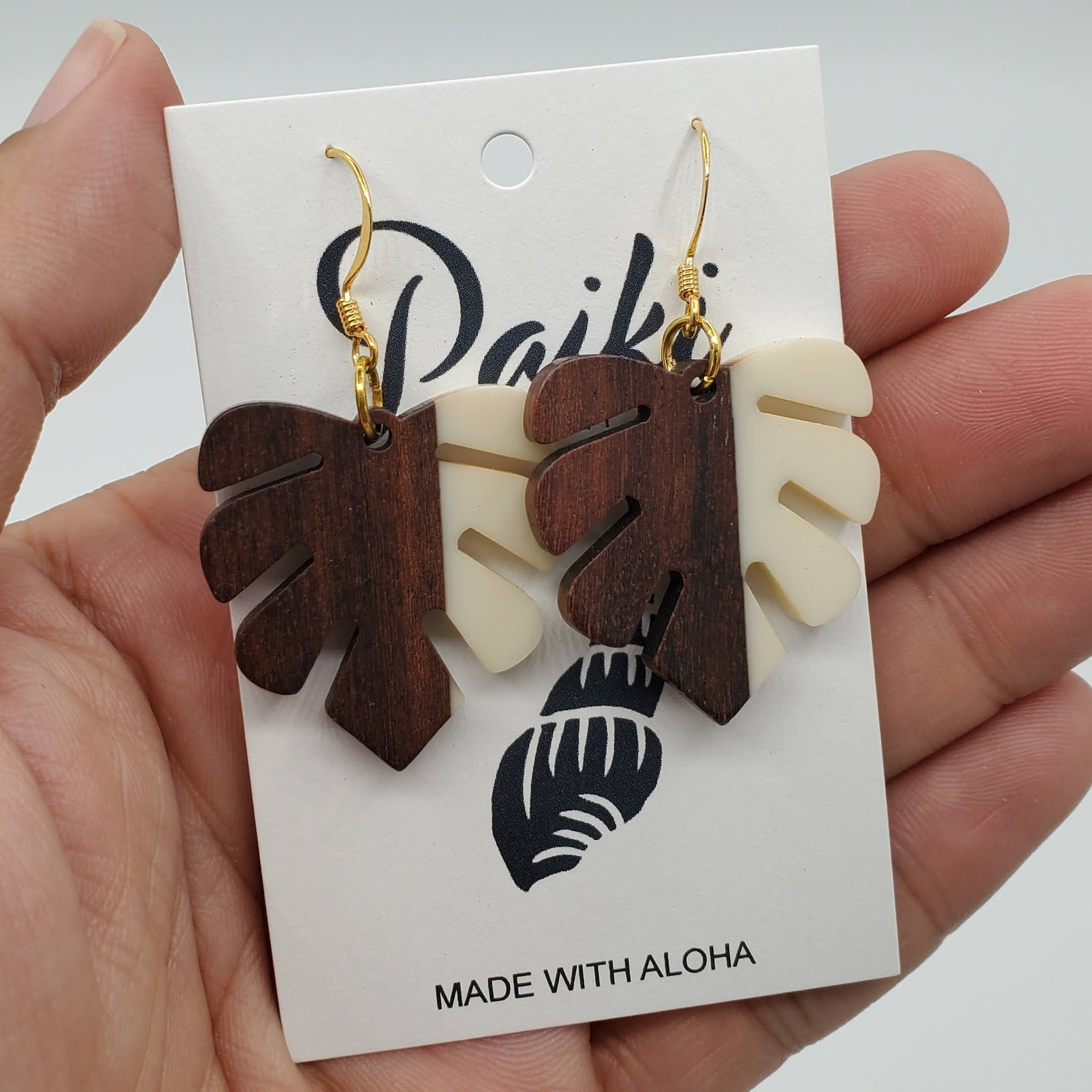 White Resin & Wood Monsteras